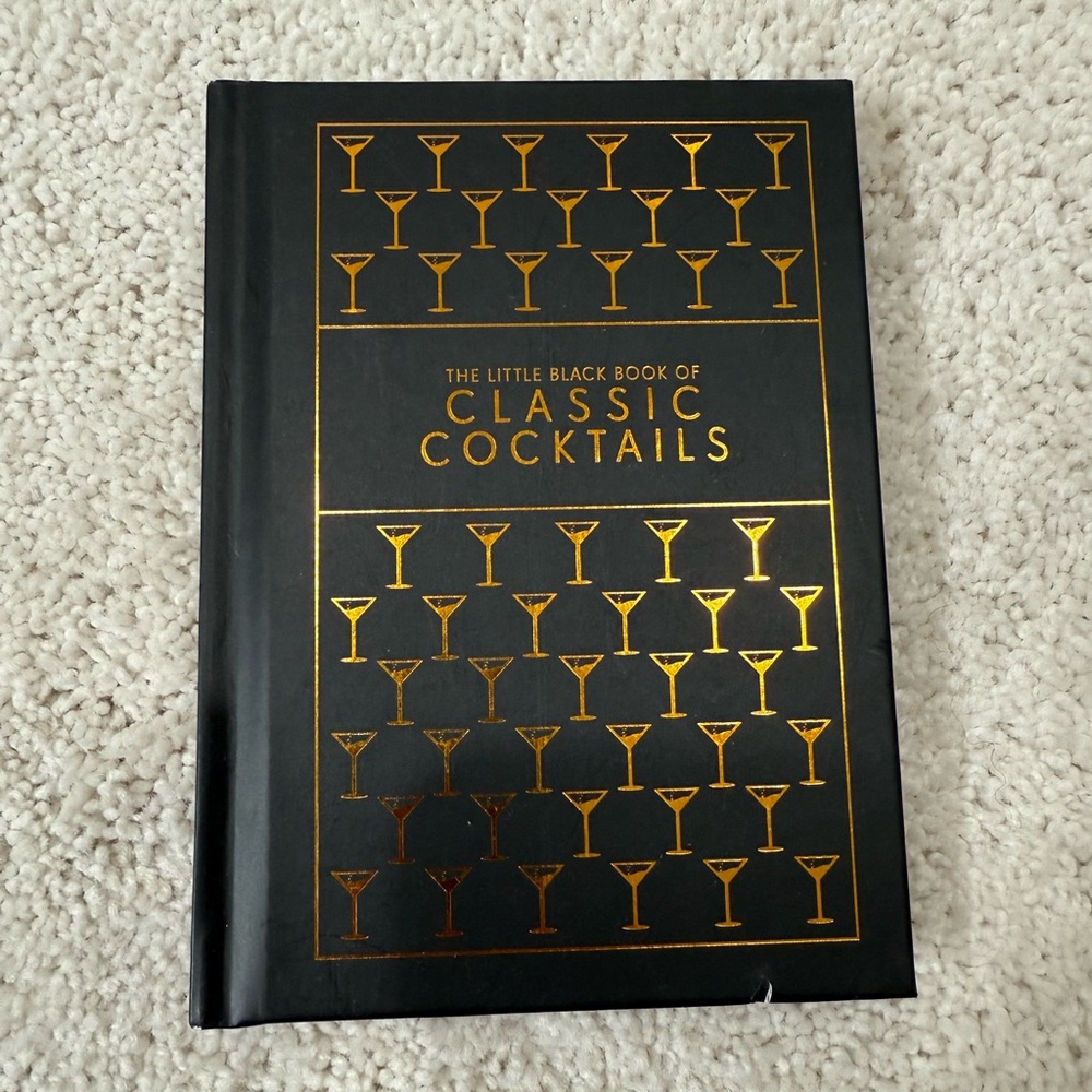 The Little Black Book of Classic Cocktails Recipe Book